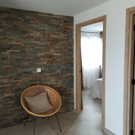 Holiday home Les Palmiers, Maison Mitoyenne, Quartier Balneaire, Terrasses, Clim Hyeres