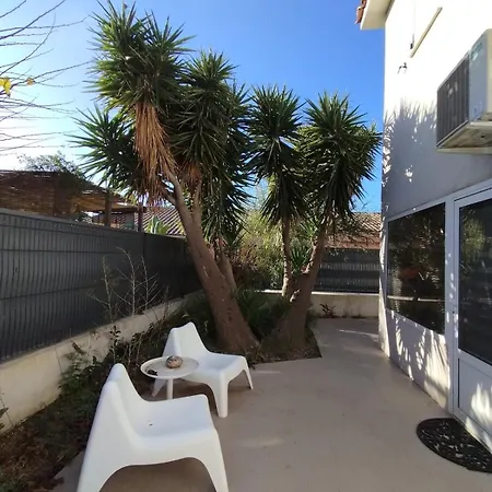 Les Palmiers, Maison Mitoyenne, Quartier Balneaire, Terrasses, Clim Holiday home