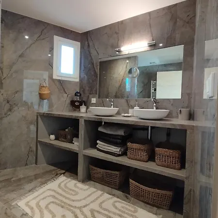 Holiday home Les Palmiers, Maison Mitoyenne, Quartier Balneaire, Terrasses, Clim *
