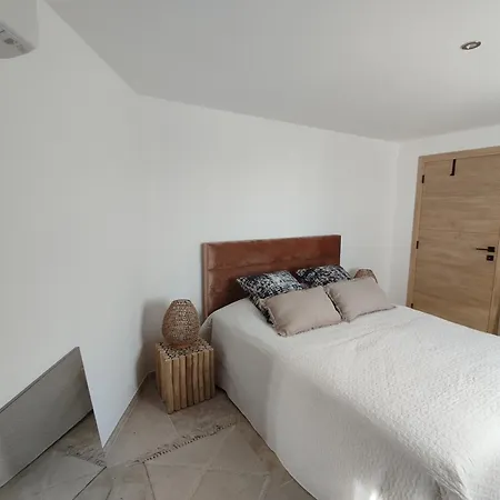 Les Palmiers, Maison Mitoyenne, Quartier Balneaire, Terrasses, Clim Holiday home Hyeres